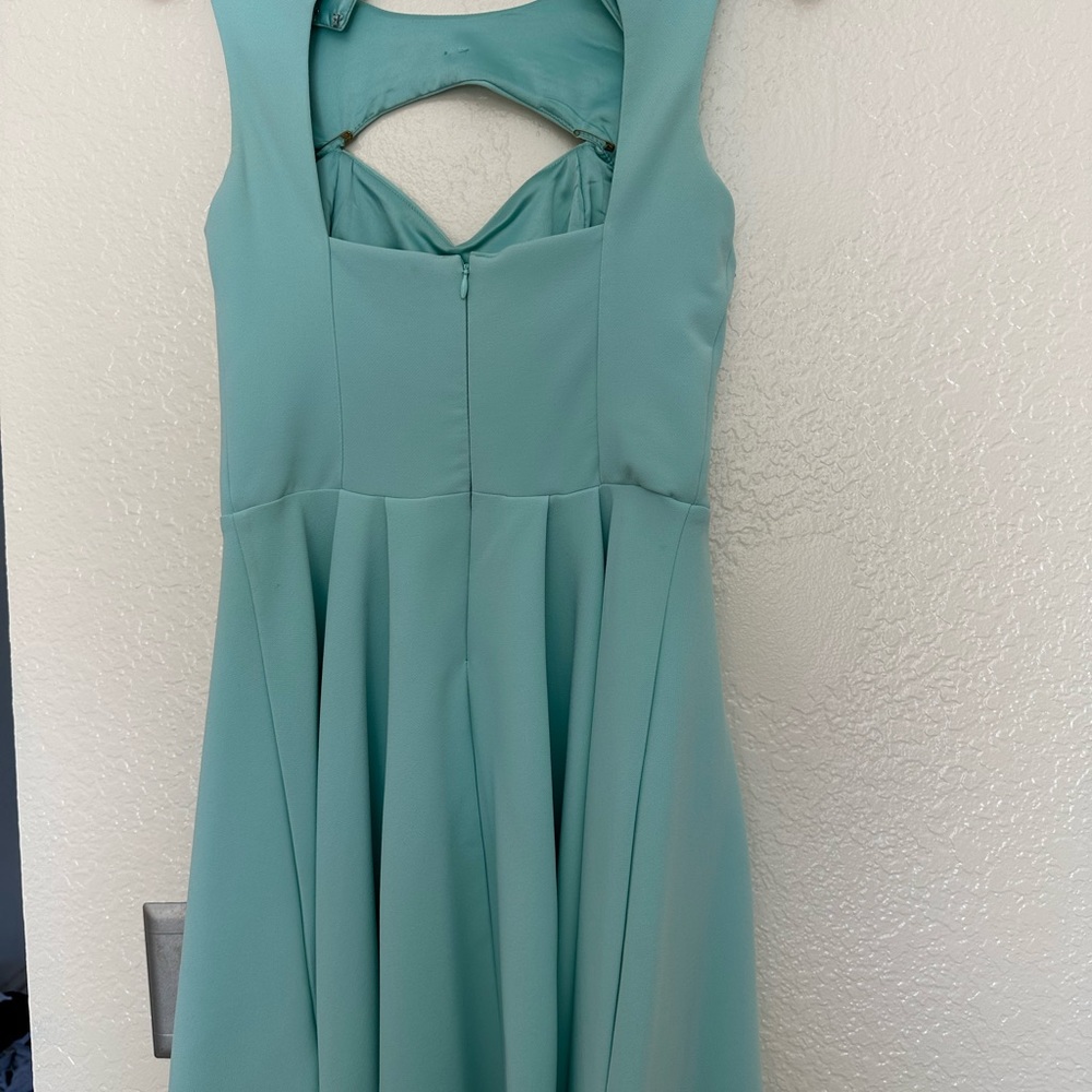 Beautiful blue cocktail dress!! Only wore once